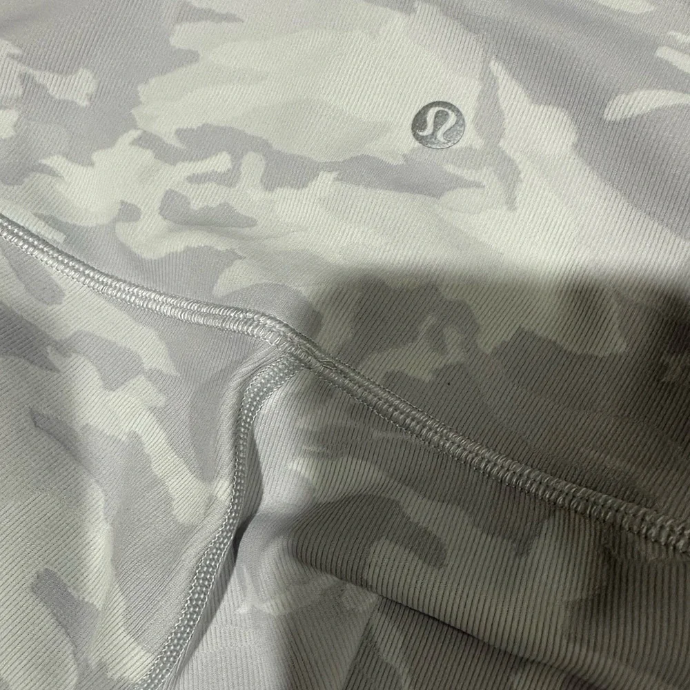 WUNDER UNDER SUPER high rise 
Incognito Camo Jacquard Alpine White Starlight - Picture 4 of 4